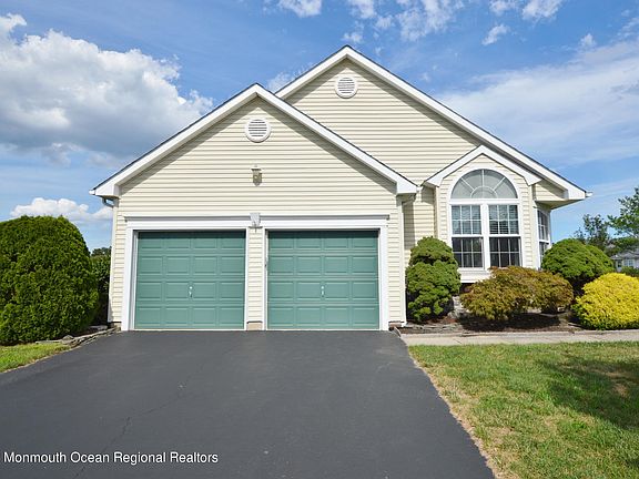 2nd image of 2488 Spring Hill Dr