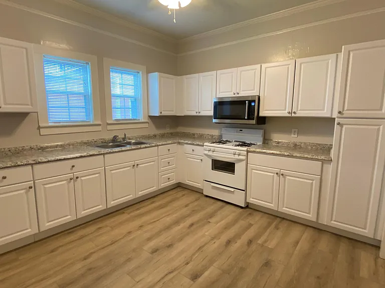 147 Williams Ave — Photo 10