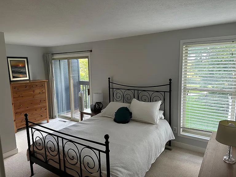1185 Bear Mountain Dr — Photo 2