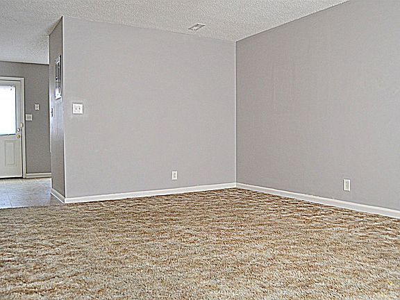 2nd image of 2805 Cobalt Dr APT B