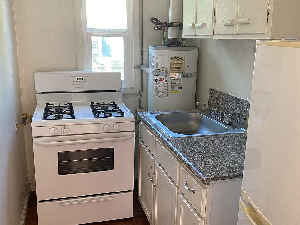 2nd image of 132 Ash St #A