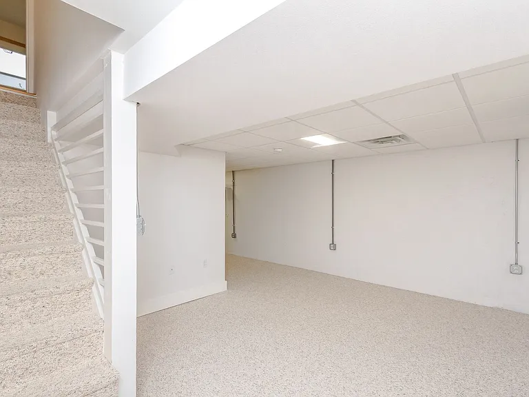 Campus Townhomes — Photo 23