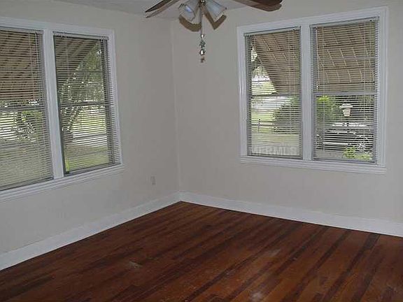 2nd image of 302 Cordova Pl