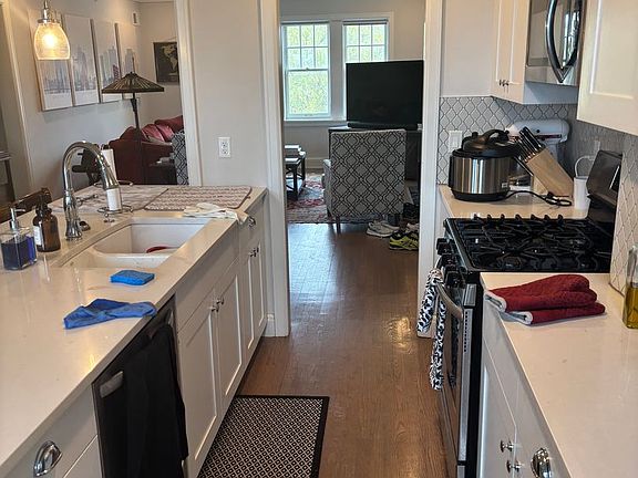 5th image of 3817 Dewey Ave APT 5