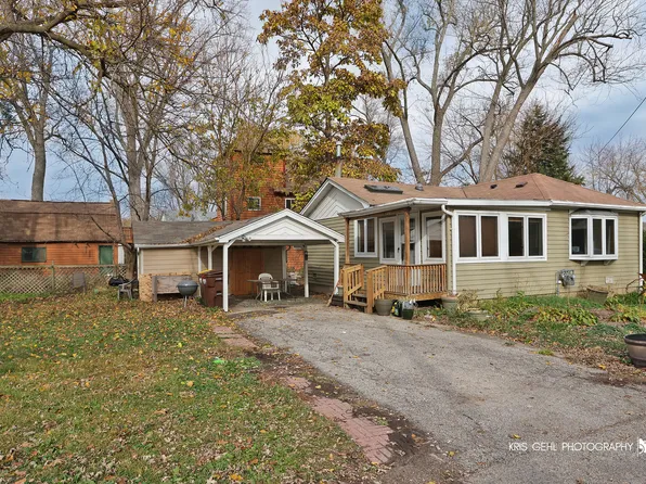 3015 S Bergman Dr, McHenry, IL 60051