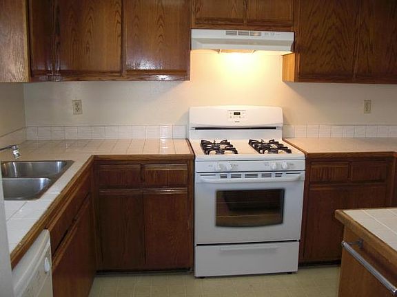 2nd image of 617 N Kenwood St APT 3