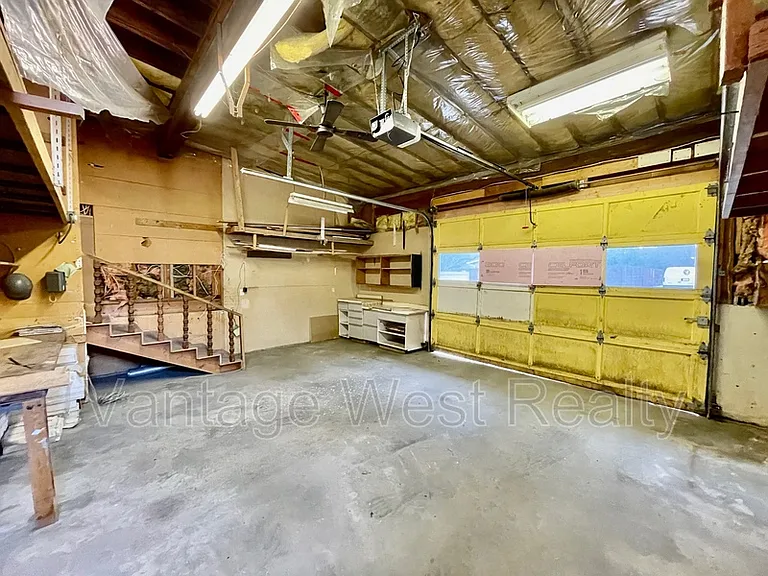 1319 Kelglen Cres #A — Photo 43