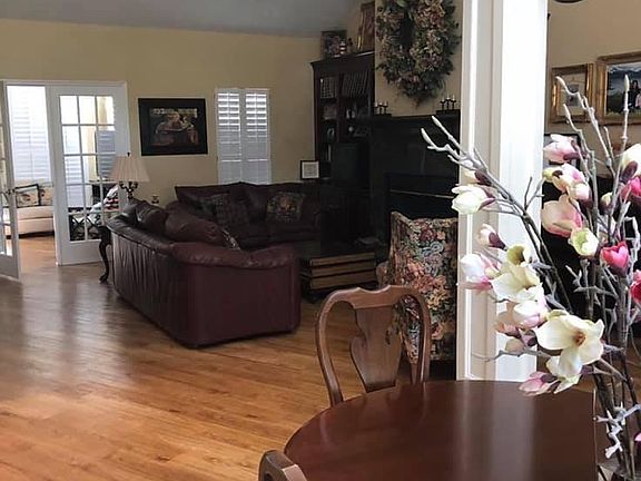 Dining room and living room- 17 feet ceiling