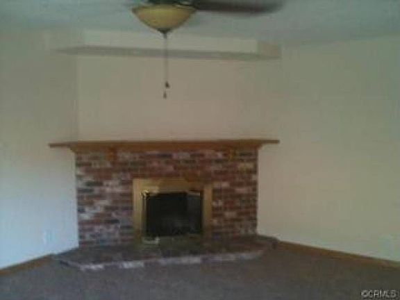 Family Room w fireplace