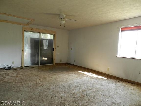 4th image of 24541 Dewey Lake St