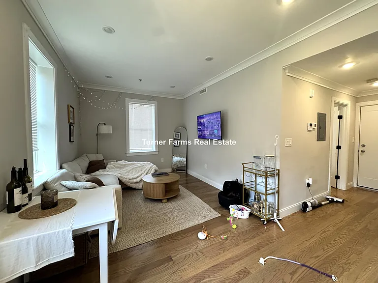 191 Porter St — Photo 6