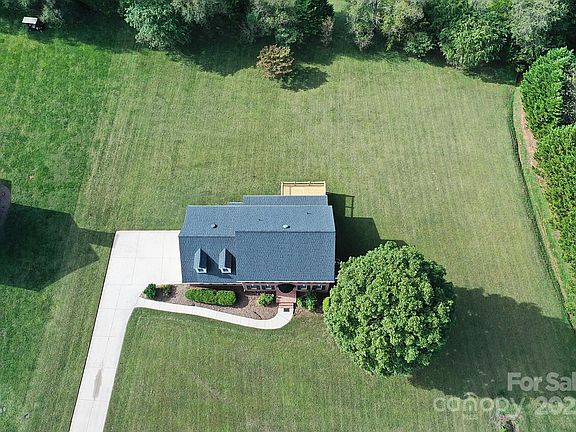5th image of 4063 Rainbow Hills Dr