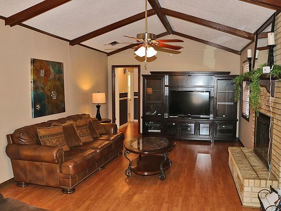 5th image of 613 Ranchwood Dr