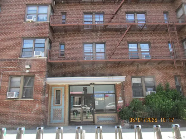 40-05 Ithaca Street #4M, Elmhurst, NY 11373