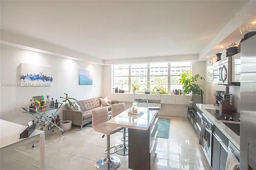 801 Brickell Bay Dr Photo 1
