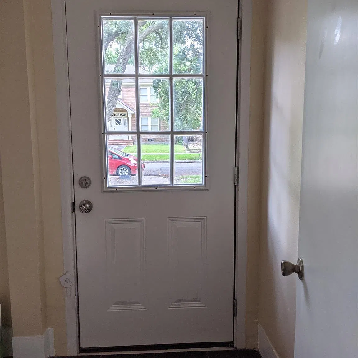2 bed, 1.0 bath, 1906 sqft, $1,695 — Photo 3
