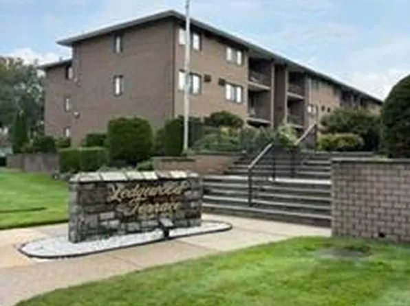 460 Liberty St APT 204, Little Ferry, NJ 07643