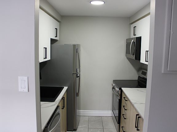 4th image of 21 Holborn Dr #1471587