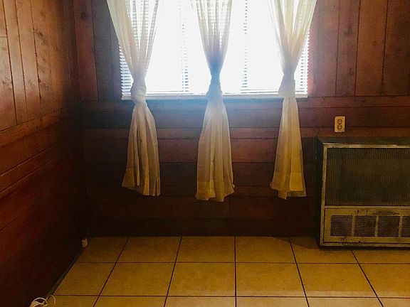 4th image of 335 20th Ave S #335