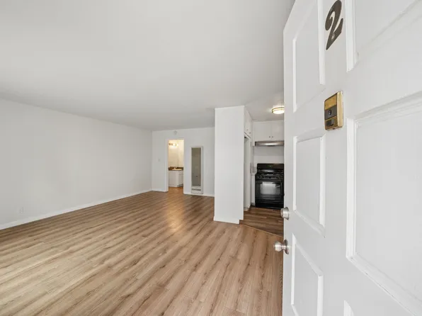 14143 Gilmore St APT 2, Van Nuys, CA 91401