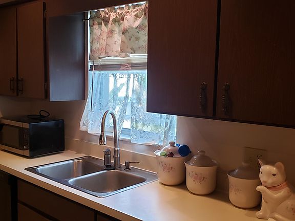 2nd image of 3918 Coelebs Ave