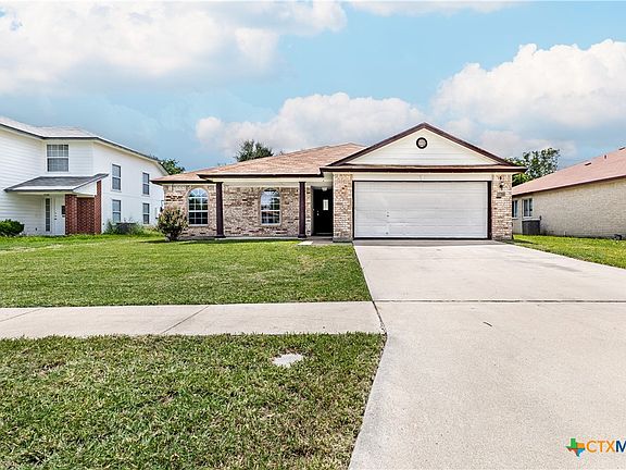 2nd image of 1402 Saddle Dr