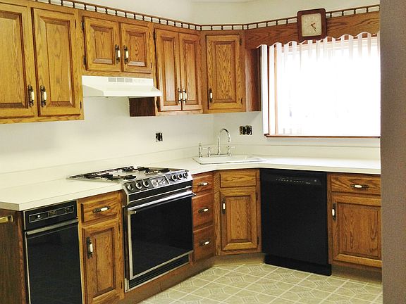 4th image of 2532 S Darien St