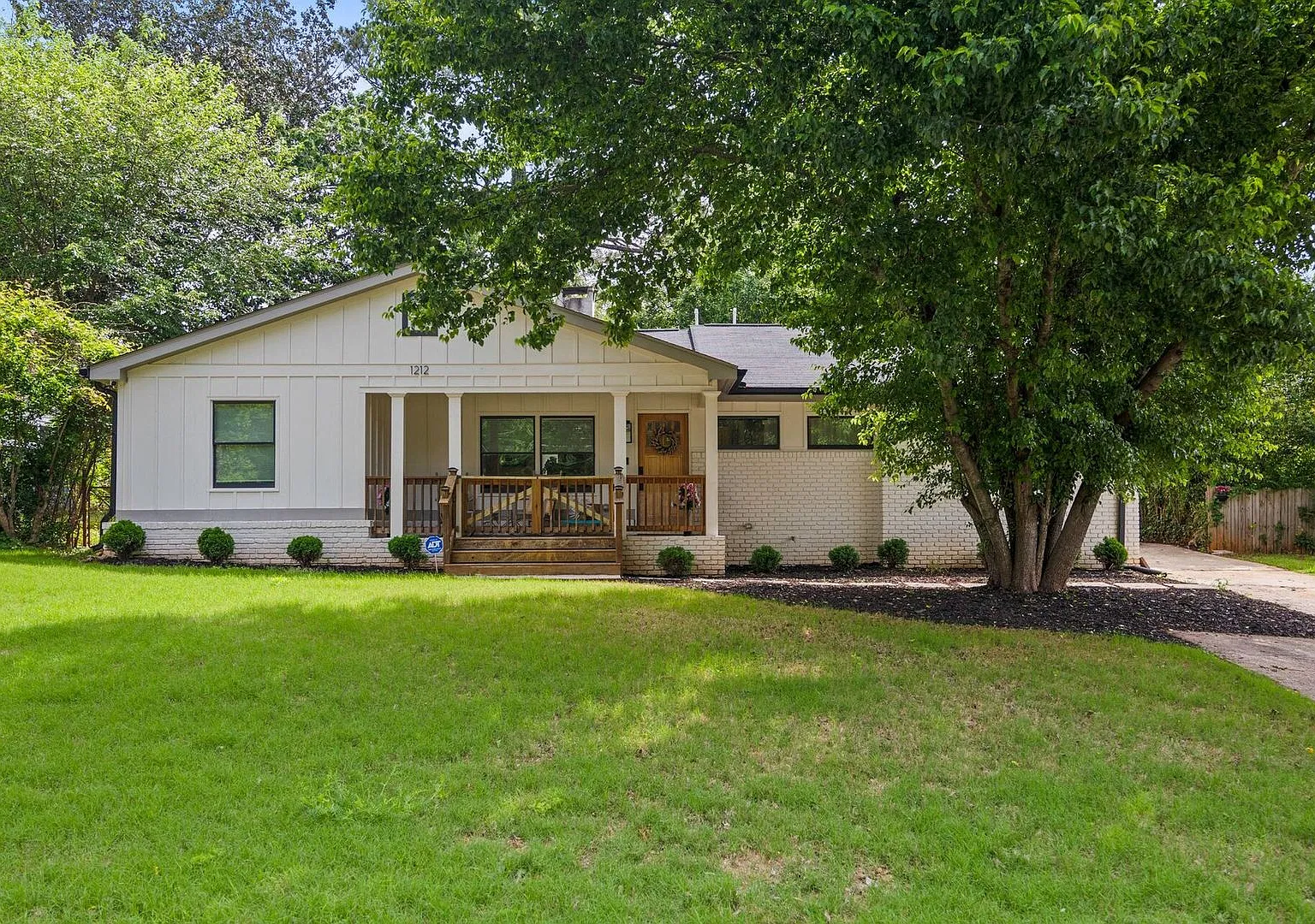 Furnished 3BR/3BA Decatur Home Near Emory — Photo 1