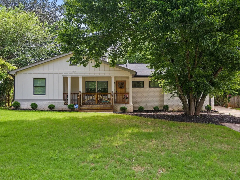 1212 Richard Rd