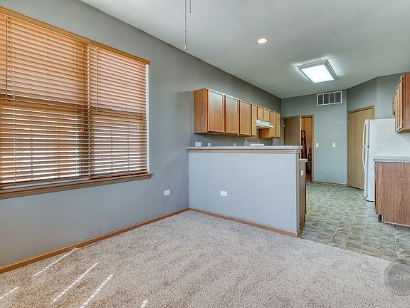 5th image of 16354 Crescent Lake Dr