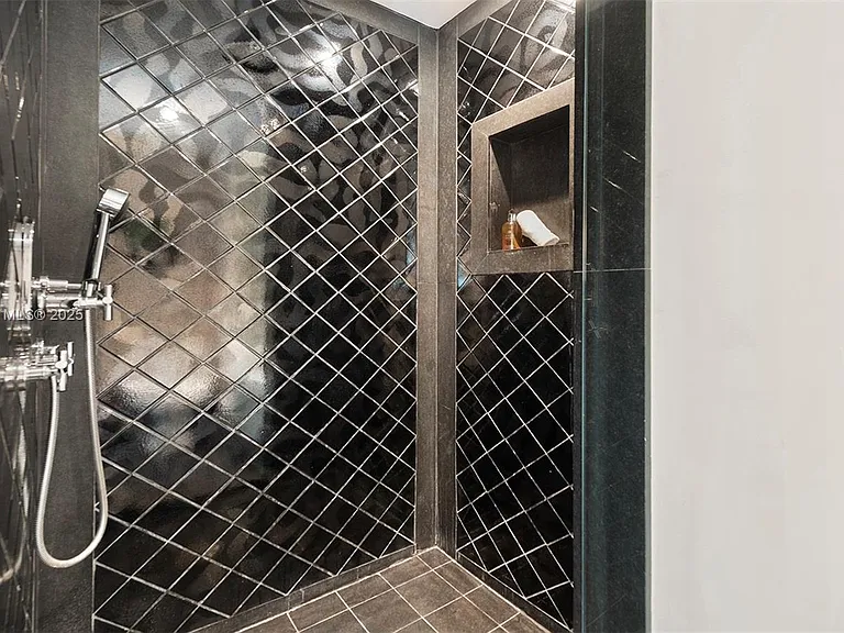 101 20th St #2102 — Photo 34