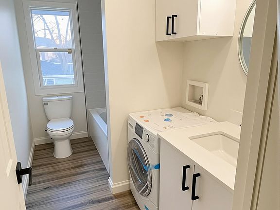 5th image of 324 Vidal St S #5