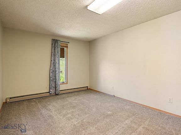 5th image of 390 Holmes Ave
