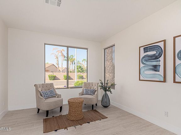 5th image of 2123 E TORREY PINES Place