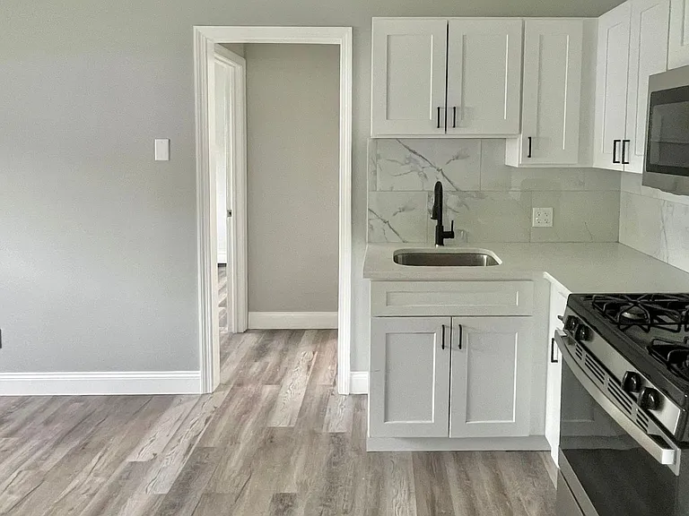 75 Hillside Ave — Photo 6