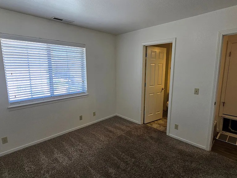 239 Cheney Street — Photo 17