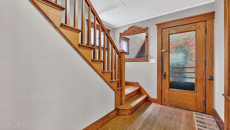 5th image of 404 Prospect Street