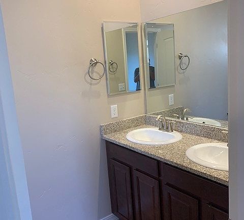 3rd image of 3261 N Lomalai Street