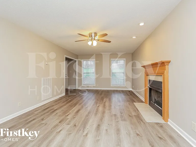 914 Hedge Apple Dr — Photo 3
