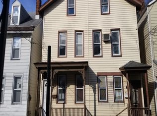 418 Lawrence St, Burlington, NJ 08016