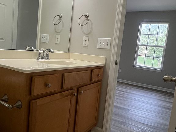 4th image of 138 Cambridge Dr Unit E3