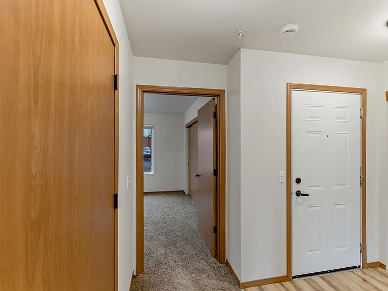 Oak Springs Apartments — Photo 24