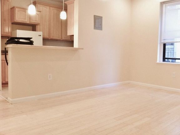 3rd image of 21-15 33rd St #5II