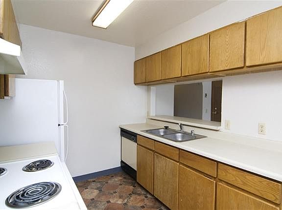 4th image of 197 Palace Cir APT B5