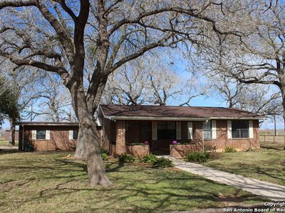 700 County Road 434, Stockdale, TX, 78160