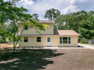 108 Gray Ave, Medford, NY 11763