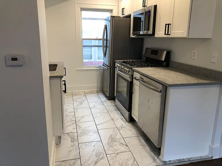 334 E Drayton St #1 — Photo 3