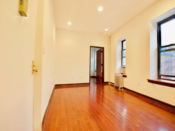 5th image of 70 Kenmare St APT 17