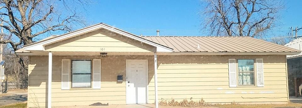 1st image of 101 E Rich St