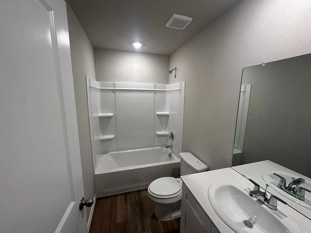 3 bed, 2.0 bath, 1435 sqft, $2,150 — Photo 4